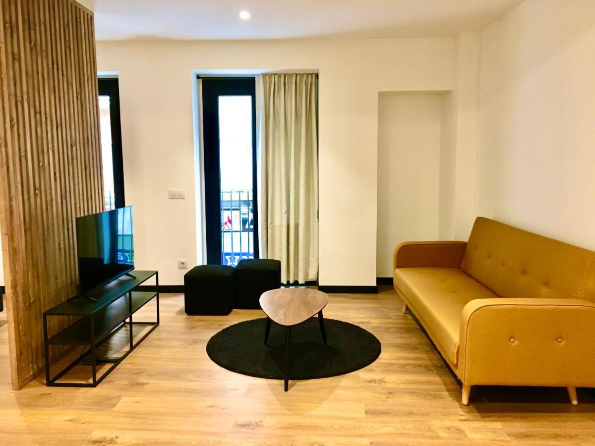 Loft De Diseno Con Balcon Lejlighed Figueres  Eksteriør billede