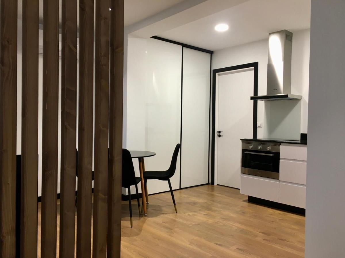 Loft De Diseno Con Balcon Lejlighed Figueres  Eksteriør billede