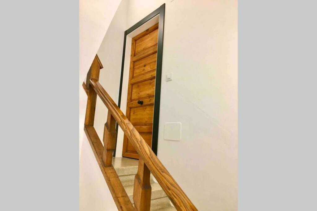 Loft De Diseno Con Balcon Lejlighed Figueres  Eksteriør billede